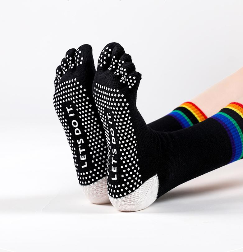 rainbow yoga socks (1)